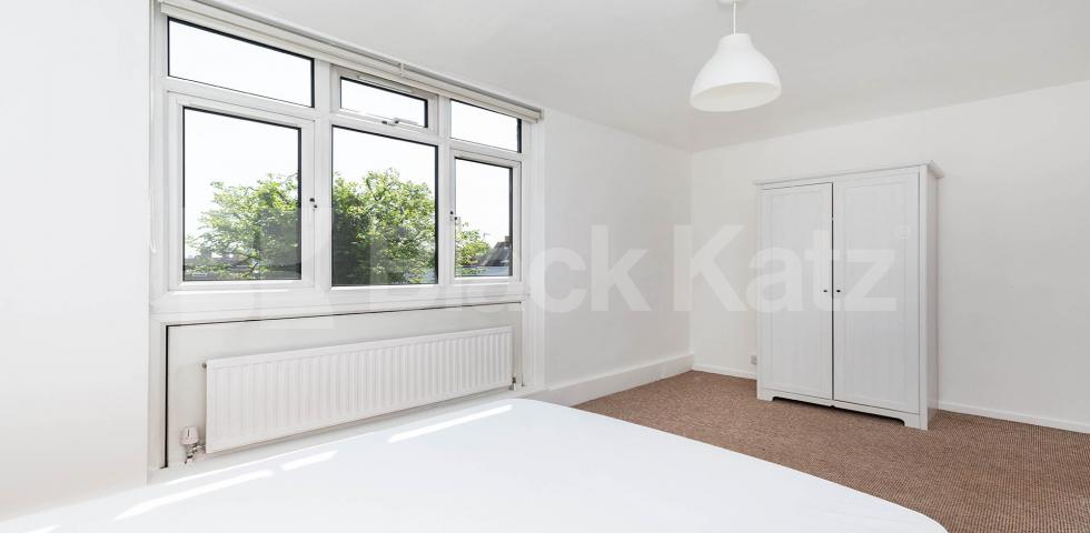			3 Bedroom, 1 bath, 1 reception Flat			 Maitland Park Road, Camden